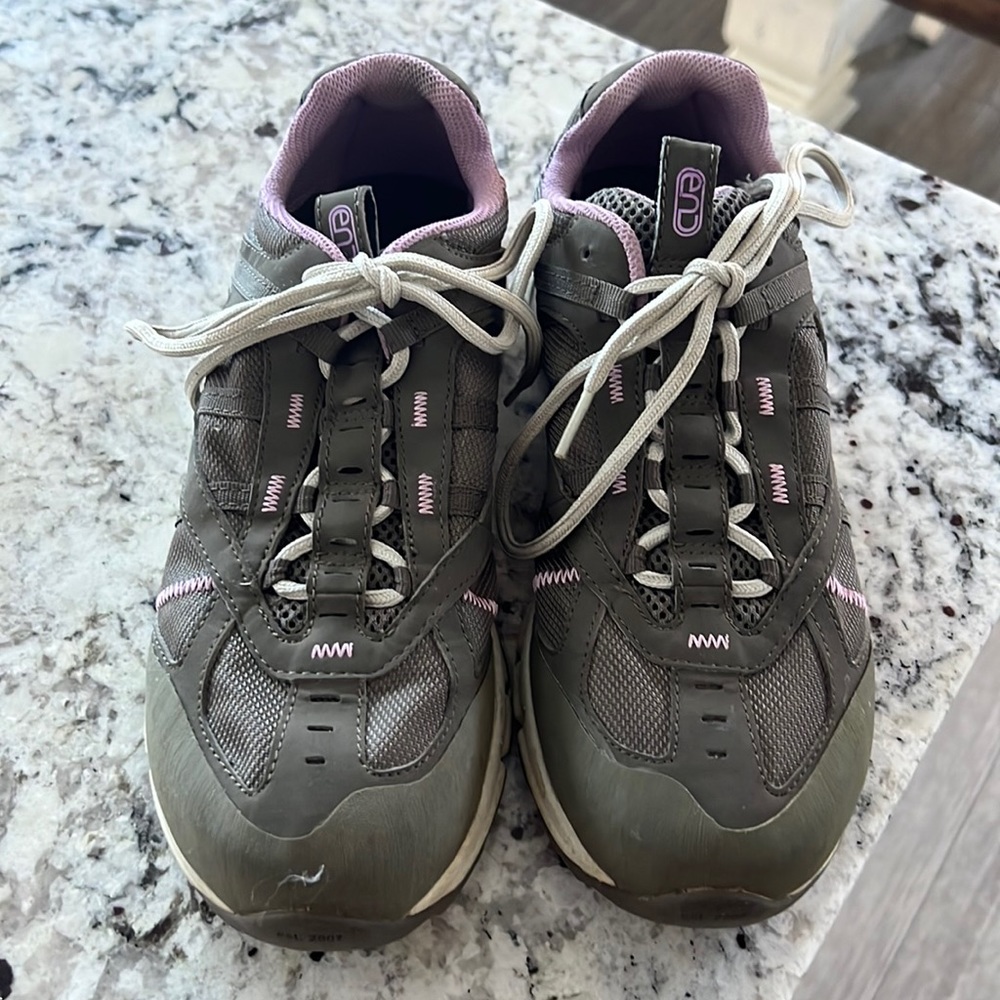 Environmentally Neutral Design Stumptown 100Z sneakers
